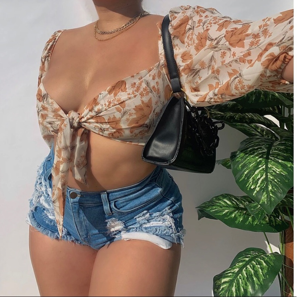 Long sleeve crop top